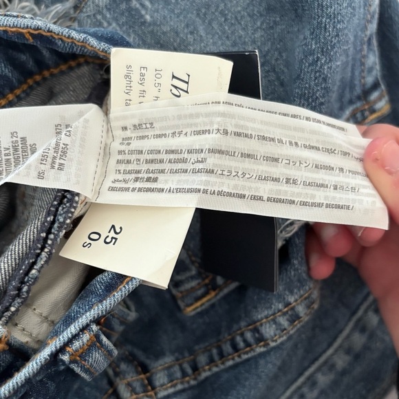 Abercrombie the Mom High Rise NWT jeans size 0/25 distressed! - Picture 4 of 4